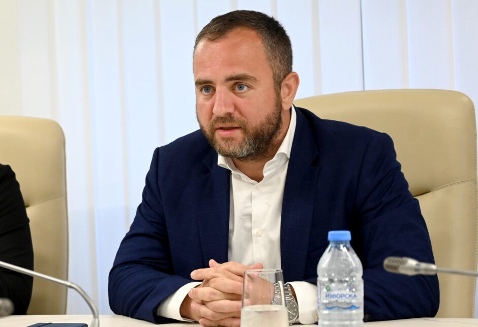 Тошковски доби опомена од „Сејф сити“ – возел со 1 километар на час над дозволената брзина