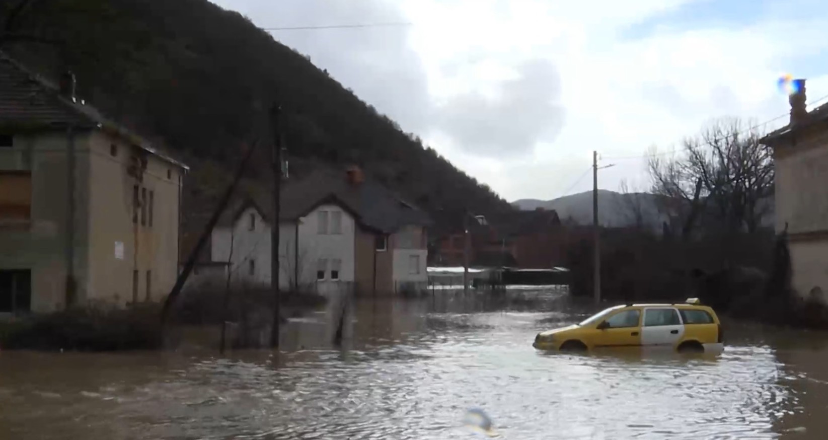 Излеани неколку реки во кичевско и скопско