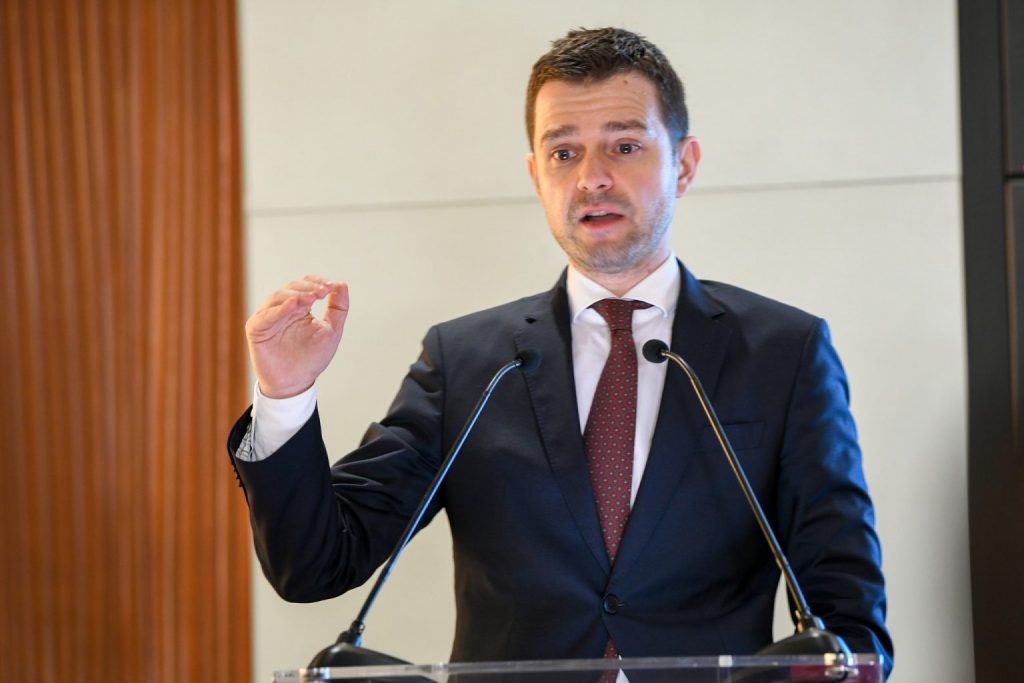 Муцунски: Мораме да најдеме решение за предизвикот со Бугарија