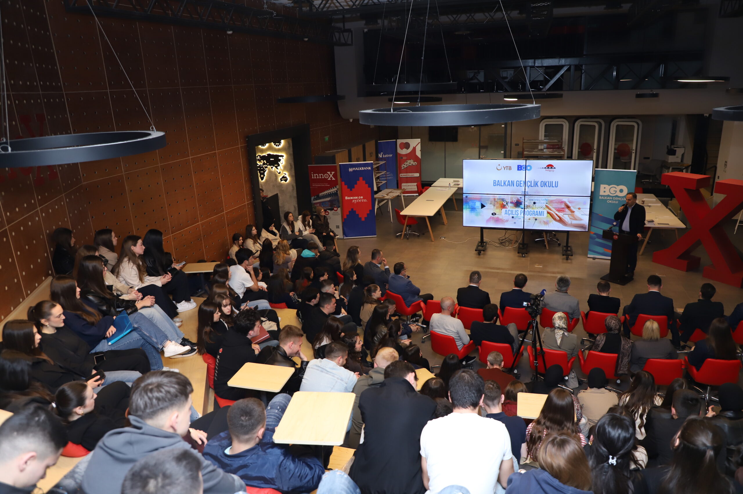 Во Скопје официјално отворен проектот „Балканска младинска школа 2026“