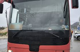 Автобус со 85 патници, меѓу кои деца, фатен во Скопје – 37 повеќе од дозволеното, утврдени и технички неисправности