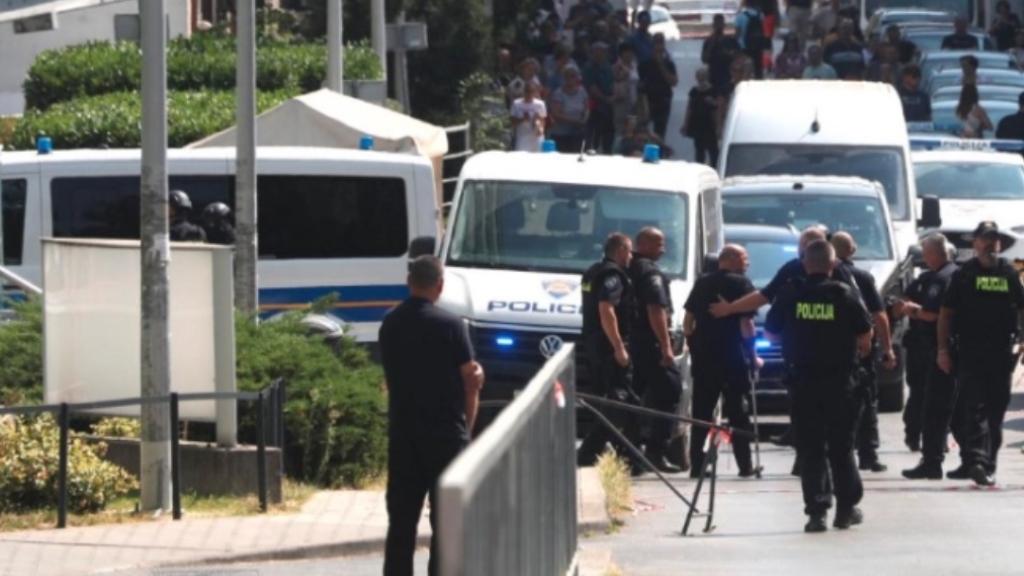 Десетици училишта во Загреб евакуирани поради закани со бомби