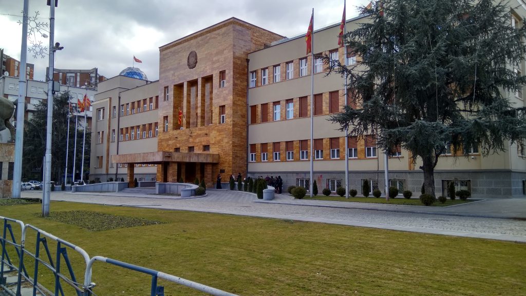 Реконструкцијата до 1 јули оди во Собранието