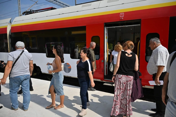Градскиот воз за три дена превезе околу 1.500 патници, се планираат уште две линии