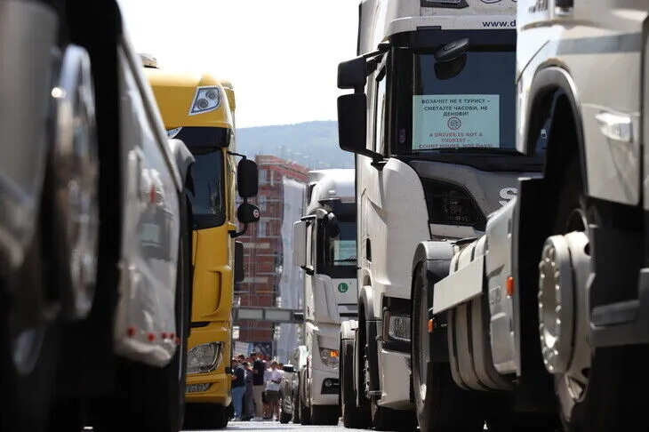 Стопанската комора на Северна Македонија бара посебен статус за превозниците
